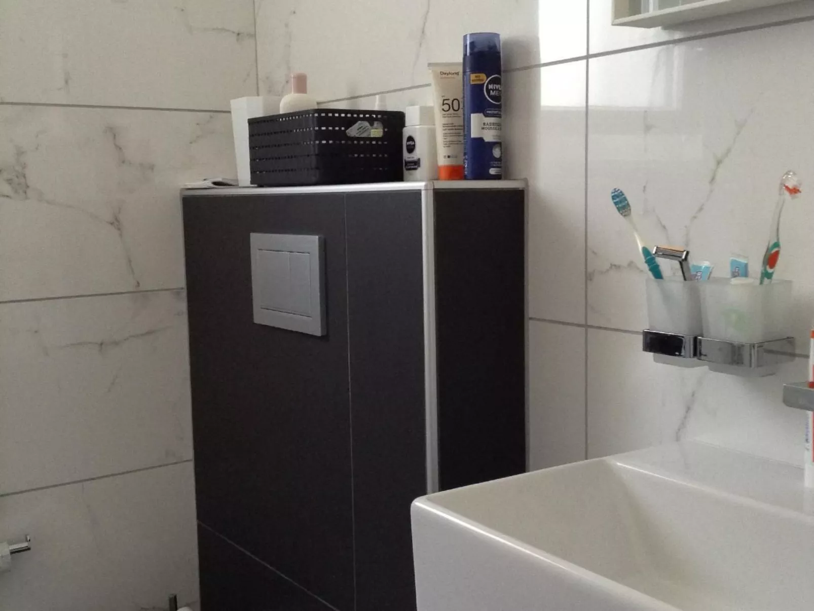 Neue 2 1/2-Zimmer-Ferienwohnung Crans-Montana - Randogne - Drinnen