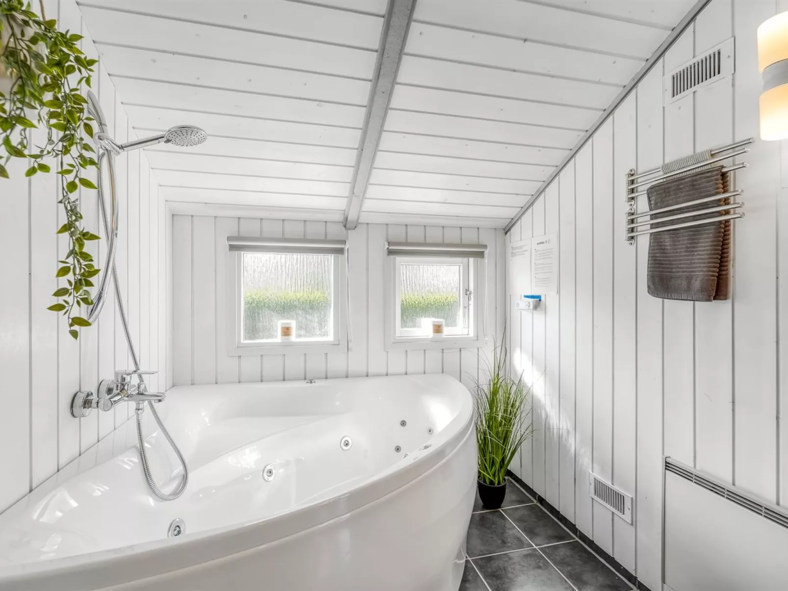 "Roope" - 800m from the sea - Drinnen