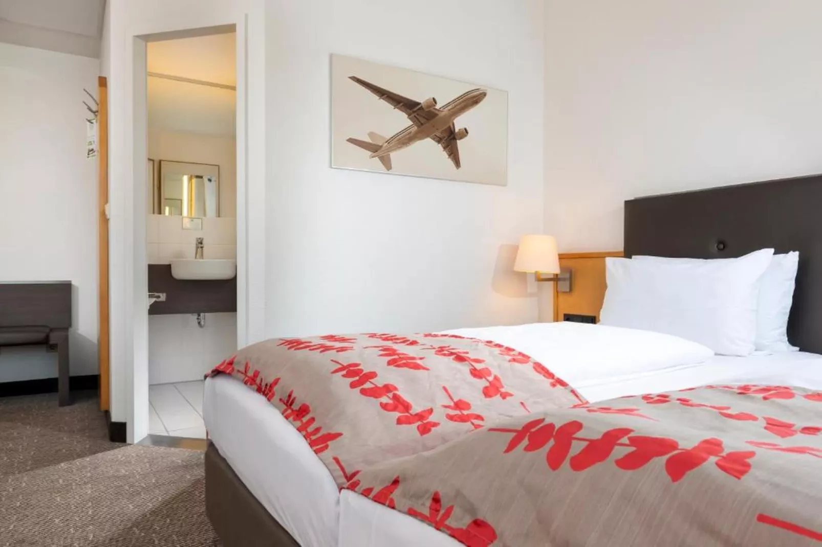 Holiday Inn Frankfurt Neu-Isenb - Standard Double Room - Schlafzimmer