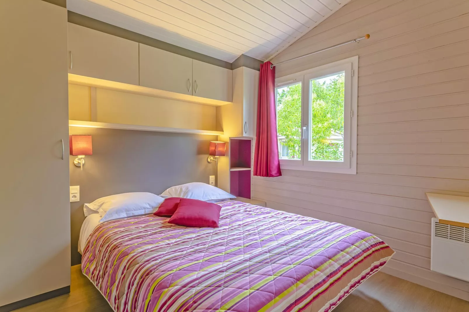 Port Lalande COTTAGE 6/8 pers OTA - Bedroom