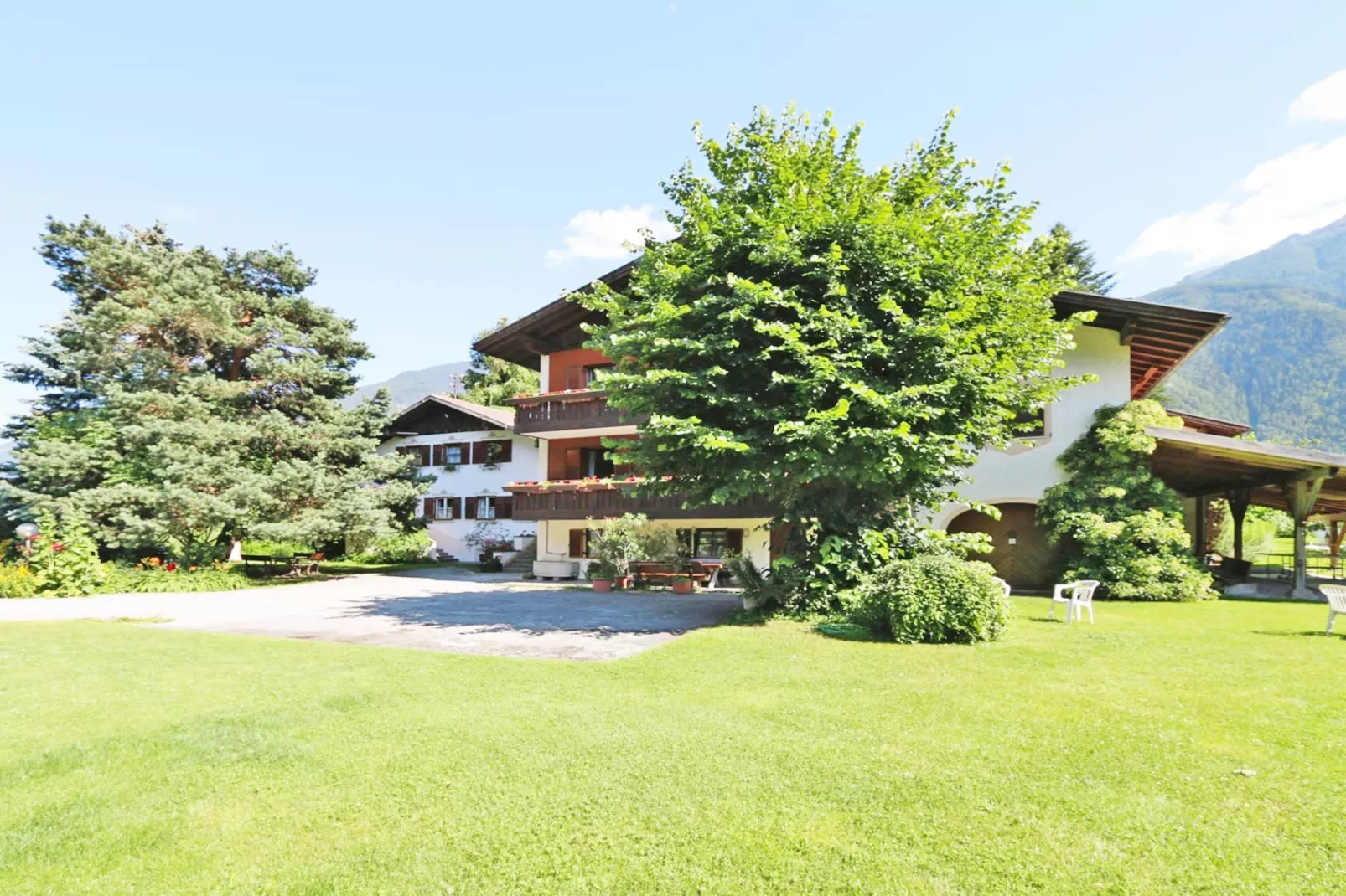 Residence Gritschhof - Garten Sommer