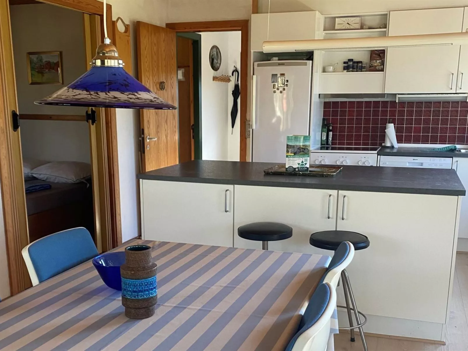 "Eine" - 800m from the sea - Drinnen