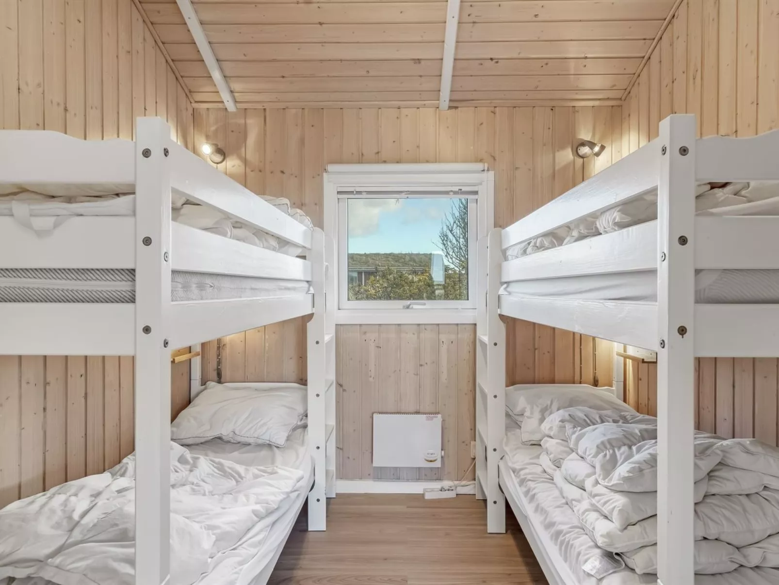 "Adrienne" - 490m from the sea - Inside