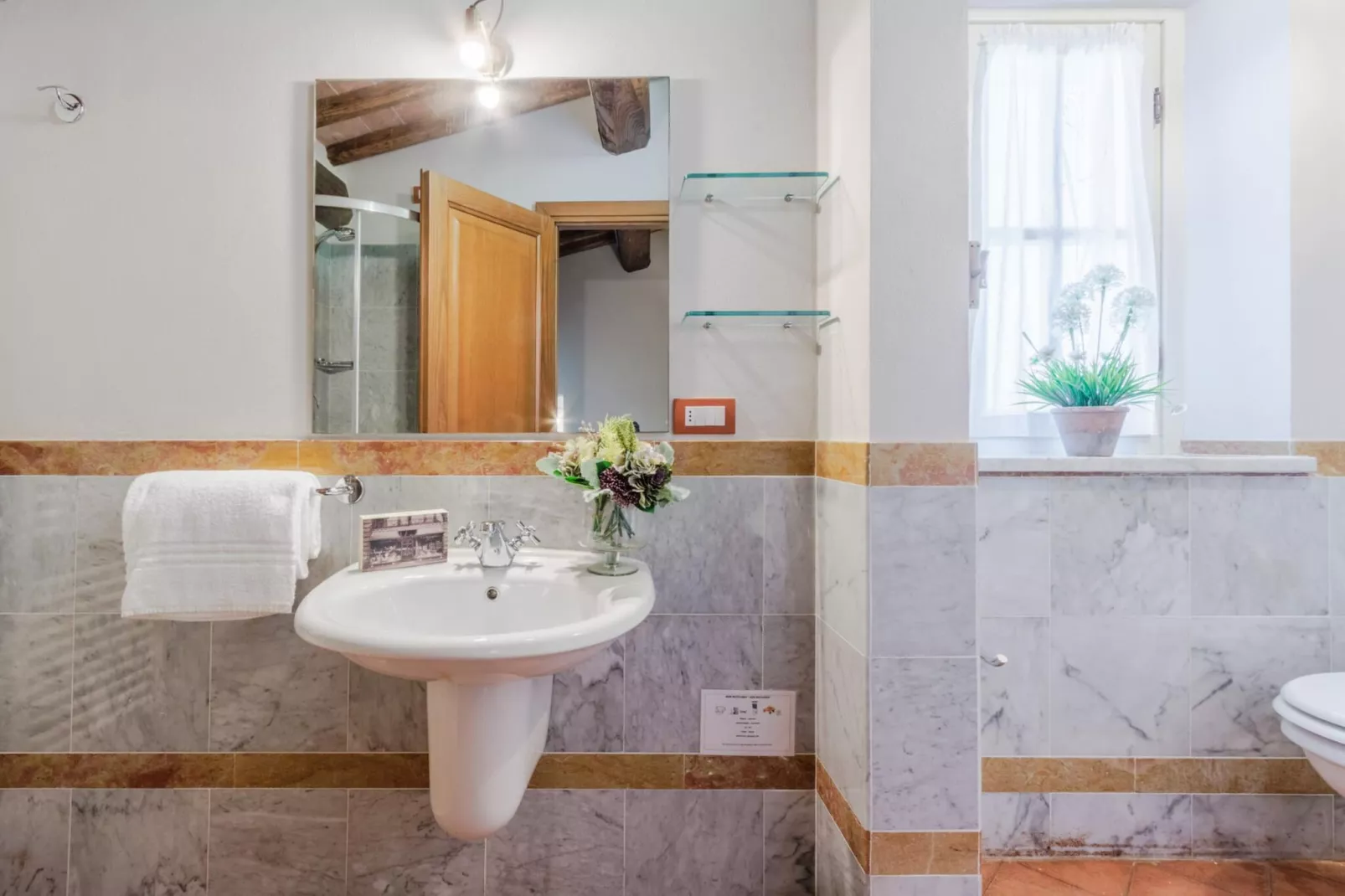 Anna Farmhouse Apartment in Wine Resort in Lucca - Badezimmer