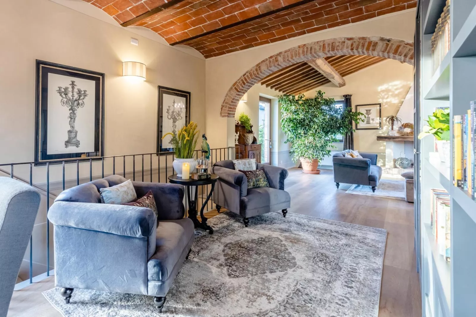 Il Conte Farmhouse Retreat - Living room