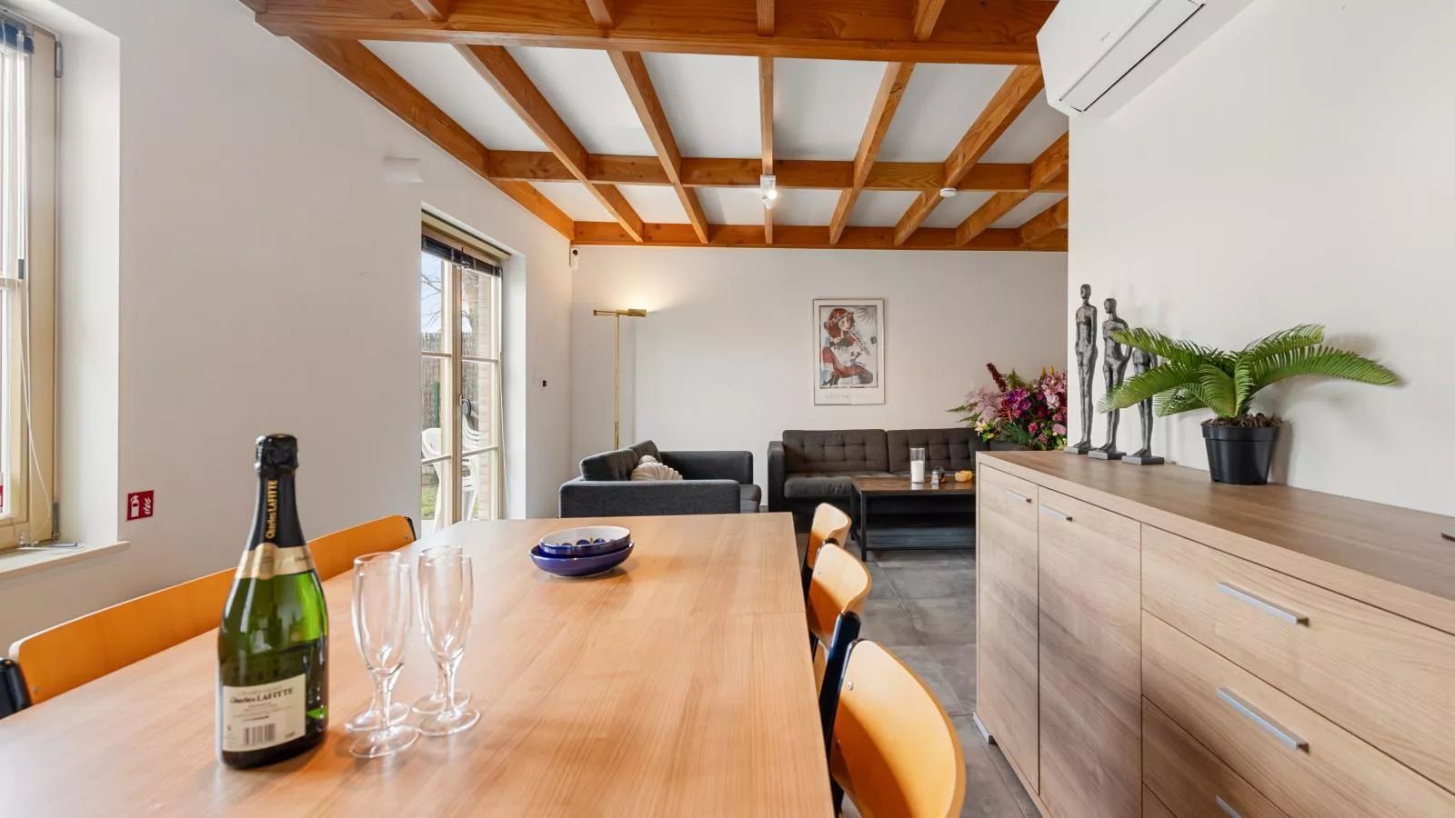 Westhinder I H91 - Dining room