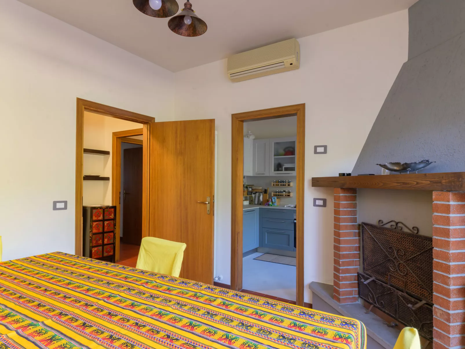 Casamare - Inside