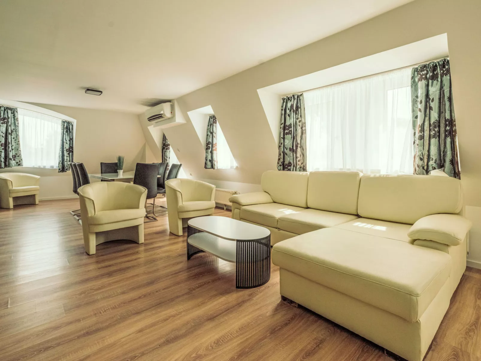 Caesar Apartment mit Terrasse, nahe dem Balaton - Drinnen