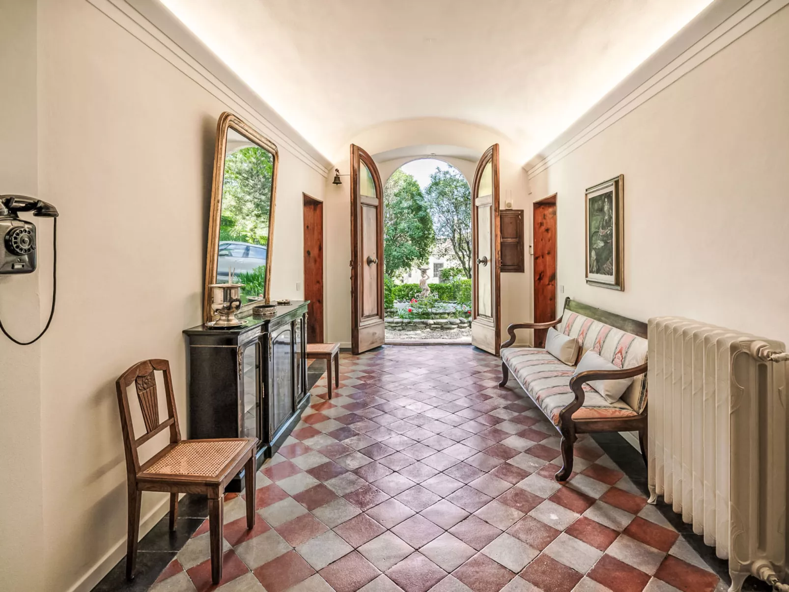 Villa mit Garten und privatem Pool - Inside