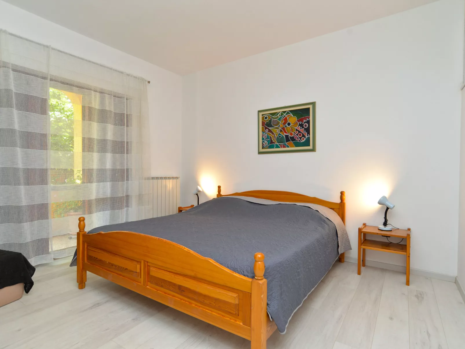 Apartment 242 - Dedans