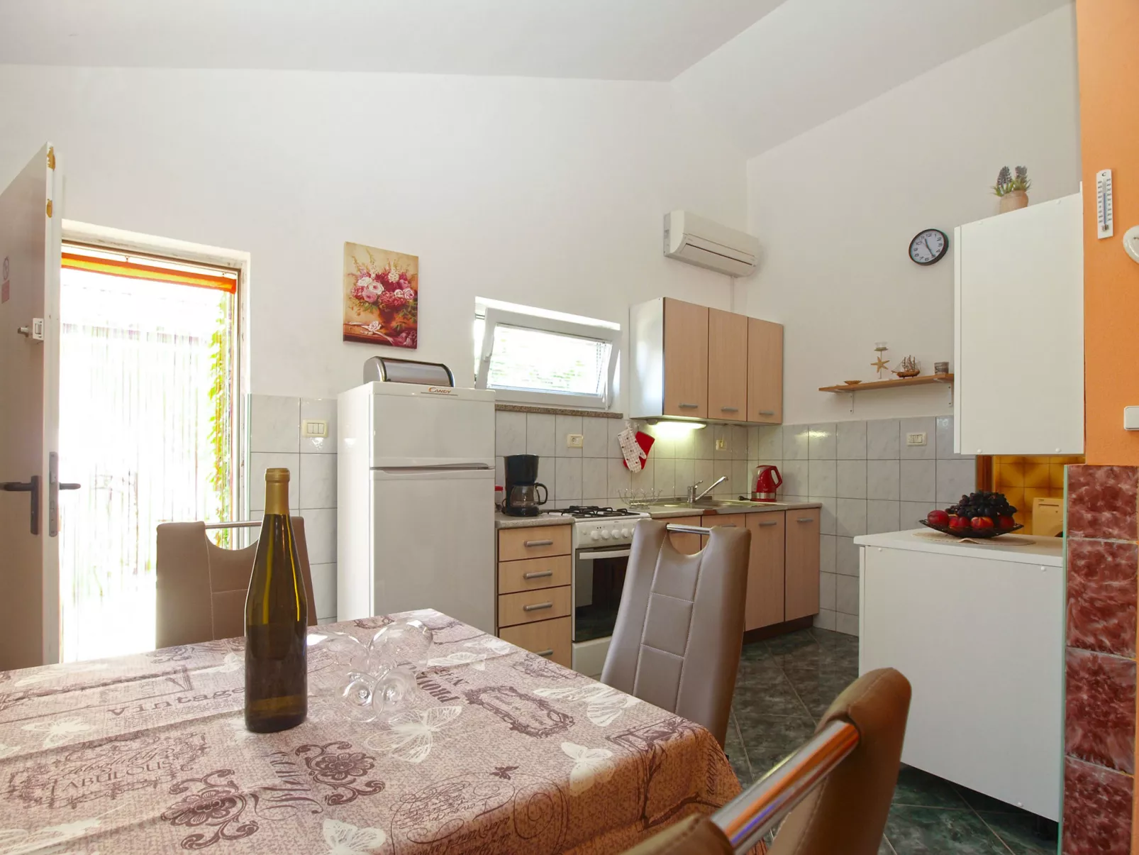 House 2106 - Inside