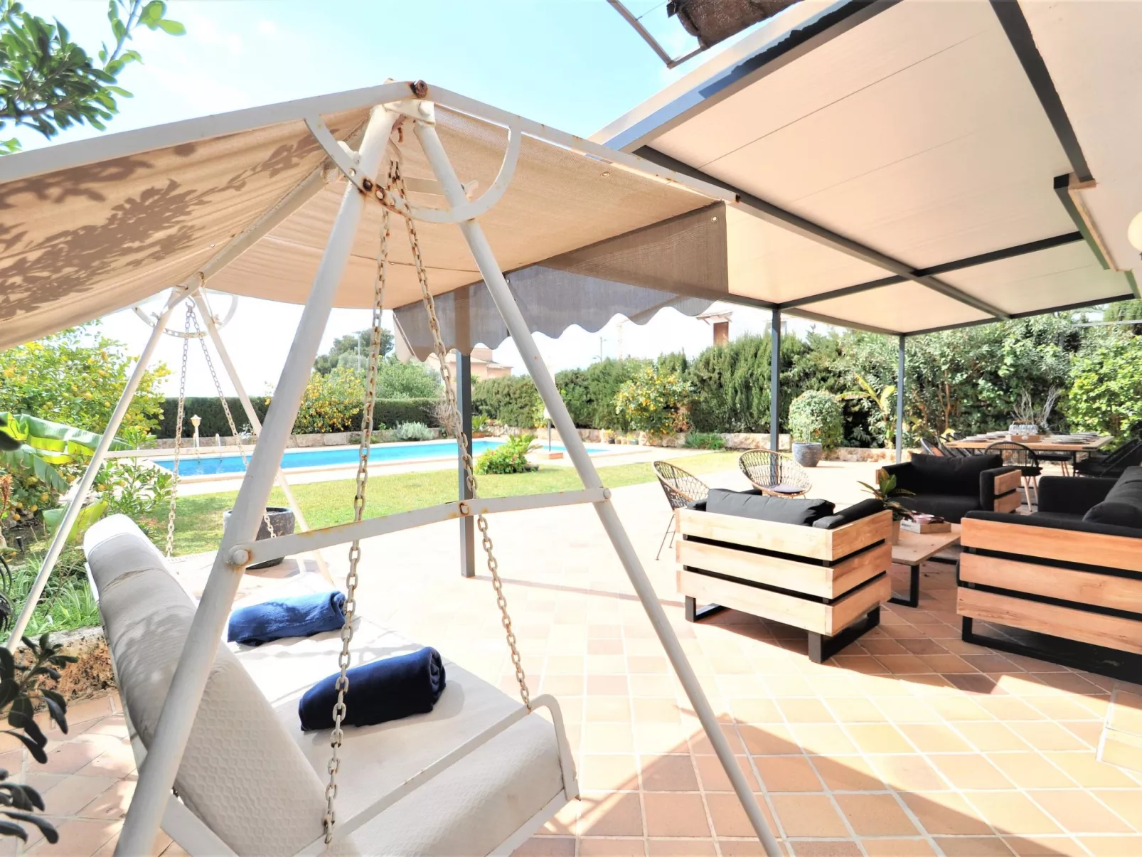 CA NA MALEN Hermosa casa para familias con gran piscina, jardín. - WiFi Gratis - Drinnen