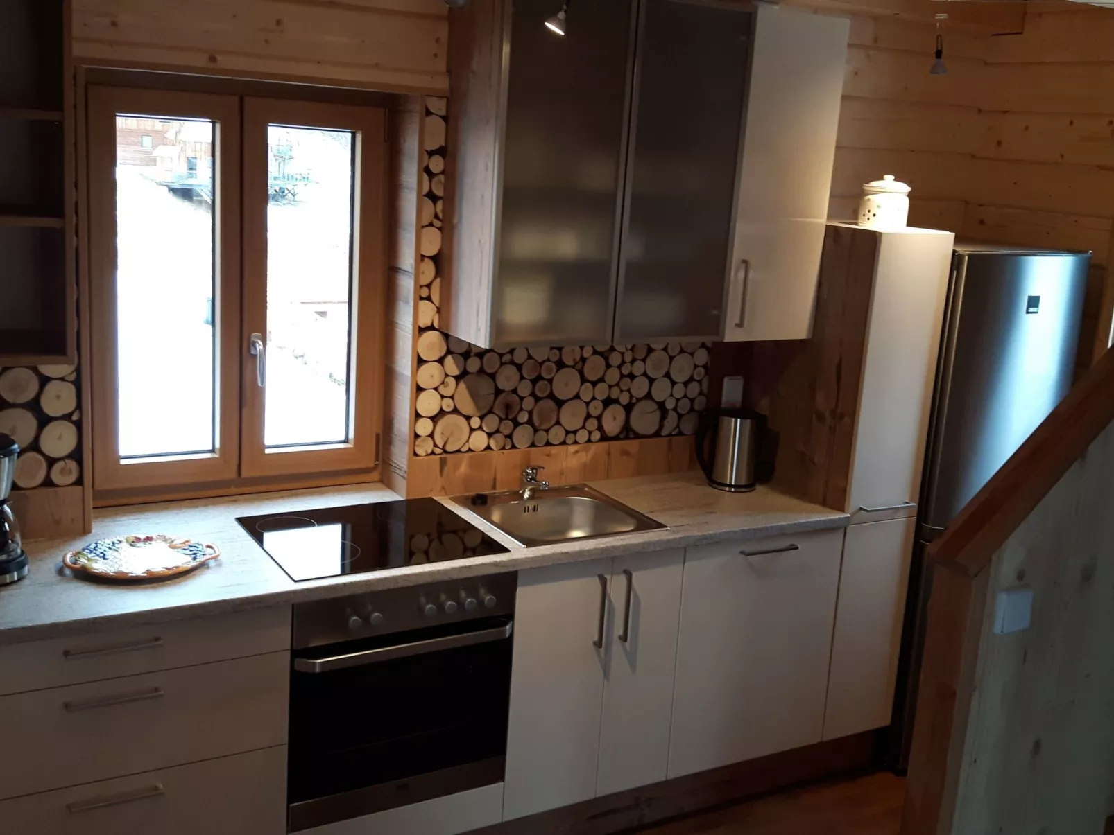 Gemütliche Bergehütte für acht Personen mit Outdoor-Badefass und Sauna - Inside