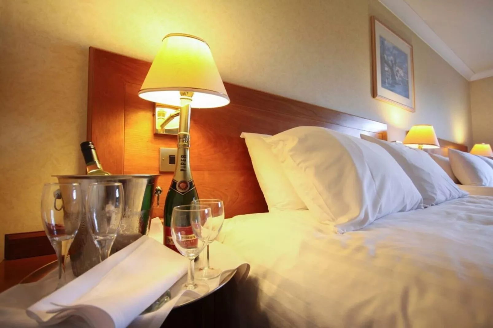 Standard Double Room - Schlafzimmer