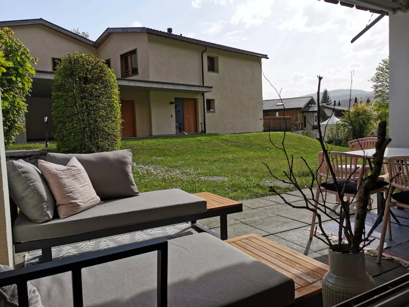 Abitaziun Patgific - Ferienwohnung im Casa Hirundella, (Trin Mulin). 3.5 Zimmer - Dehors