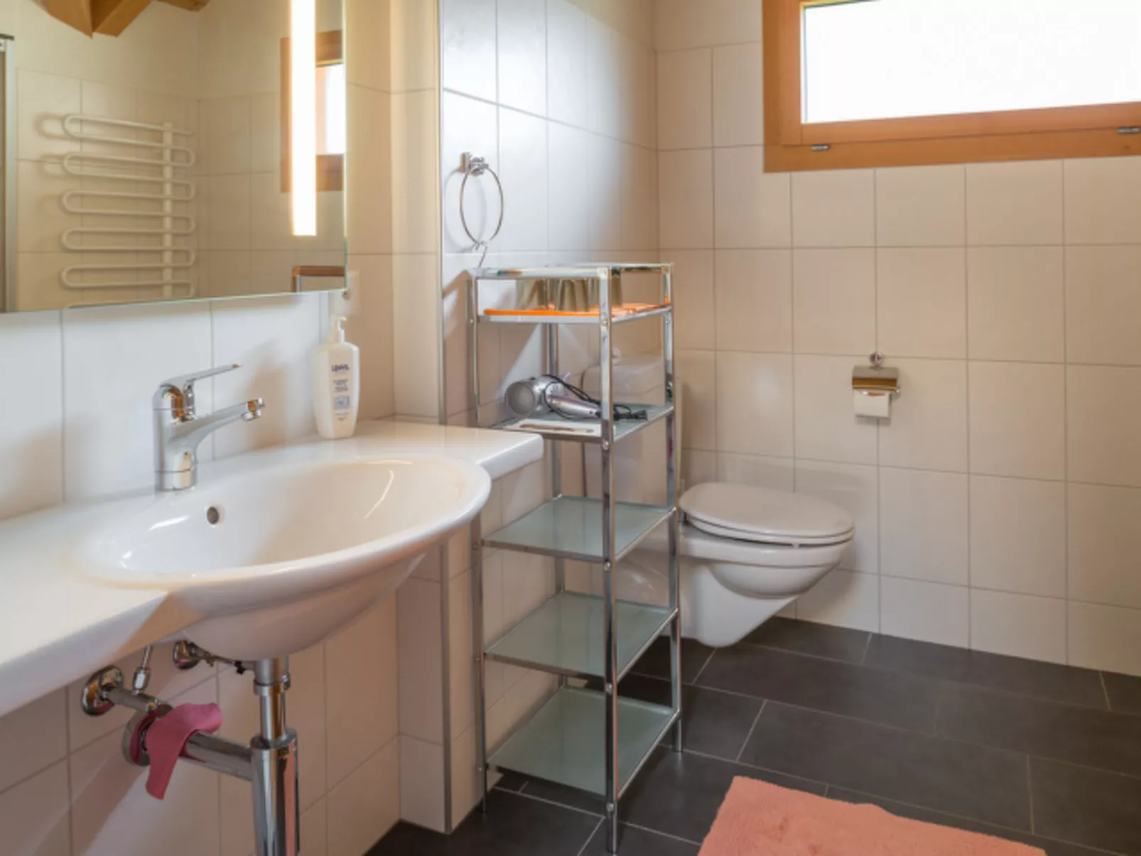 Caflisch Jacob und Erika, (Trin Mulin). 6.5 Zimmer Einfamilienhaus - Drinnen