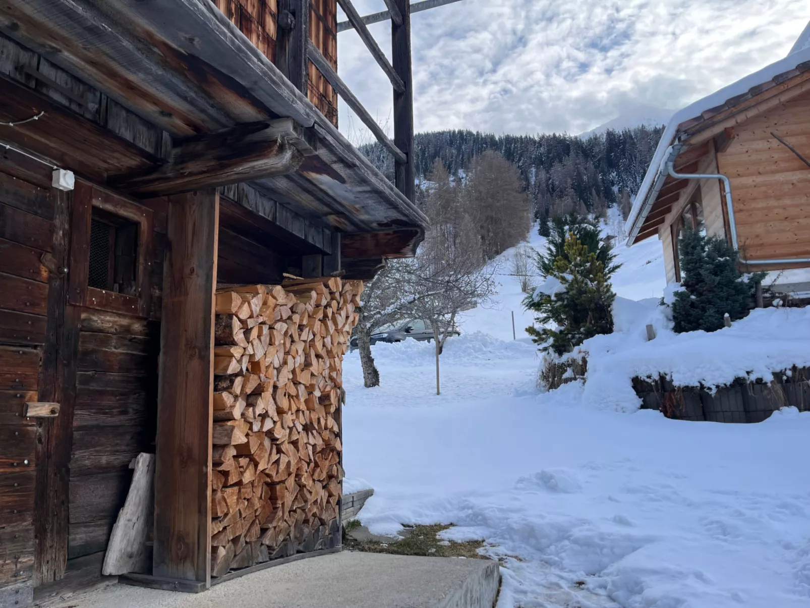 Runs, Camuns, (Camuns). - Draußen