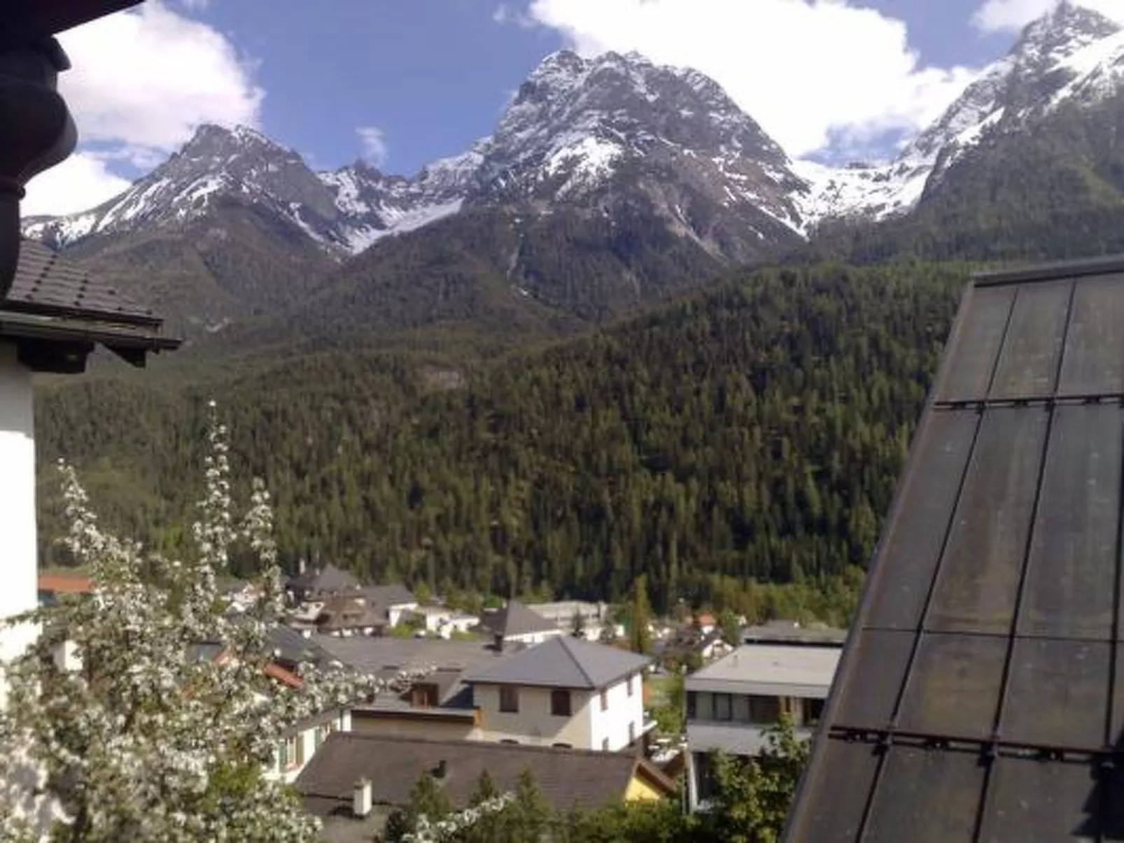 Ferienwohnungen Chasa Valär, (Scuol). - Outside