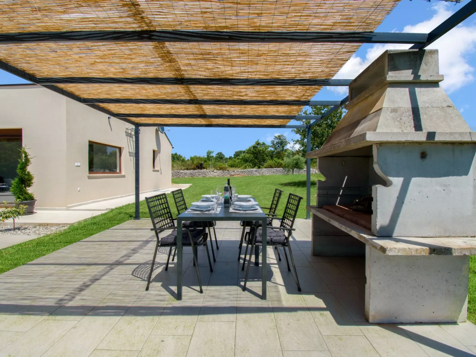Villa Deni - Draußen