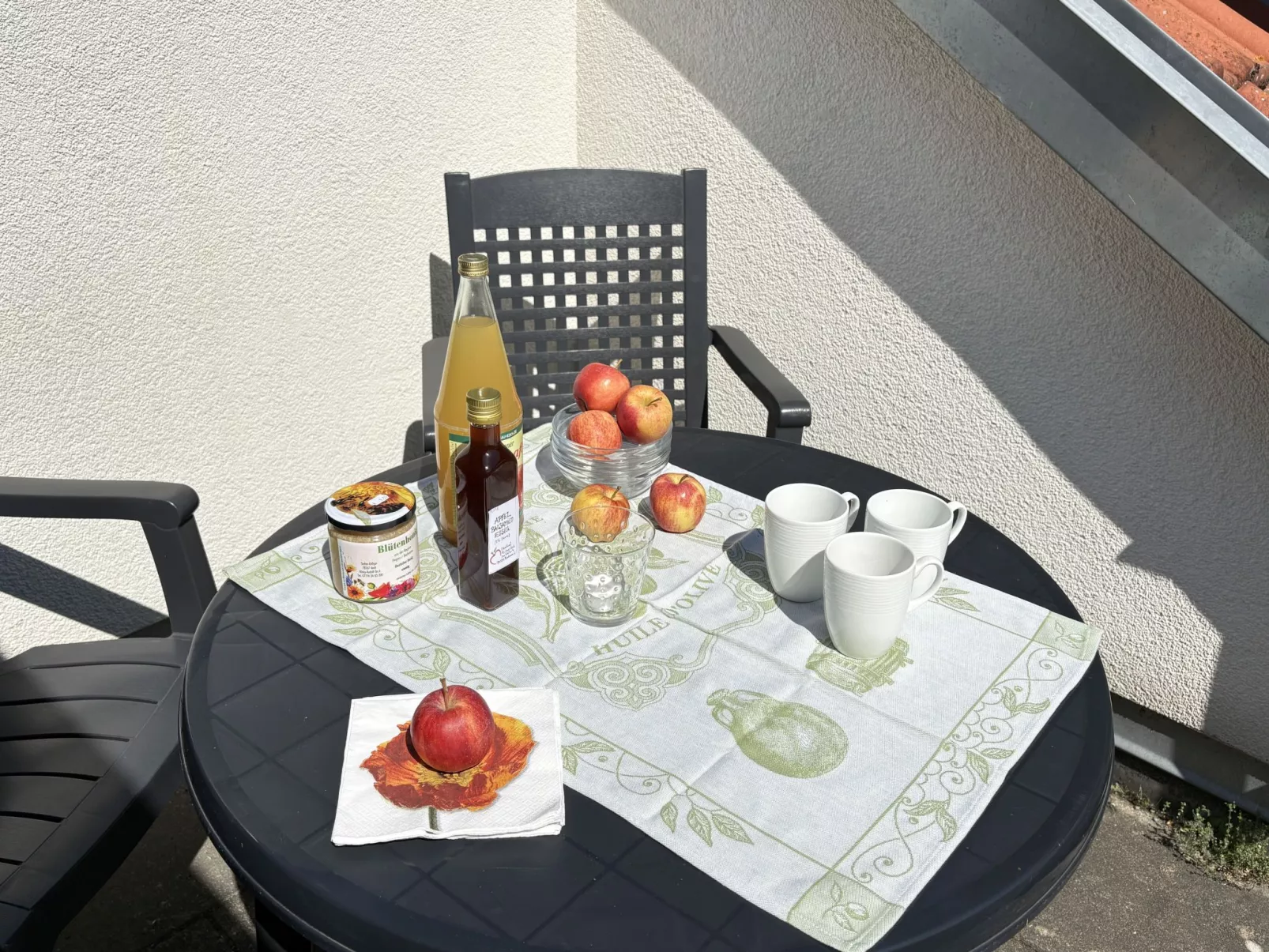 Sonnige Aussichten - Obstbau Koch - Dehors