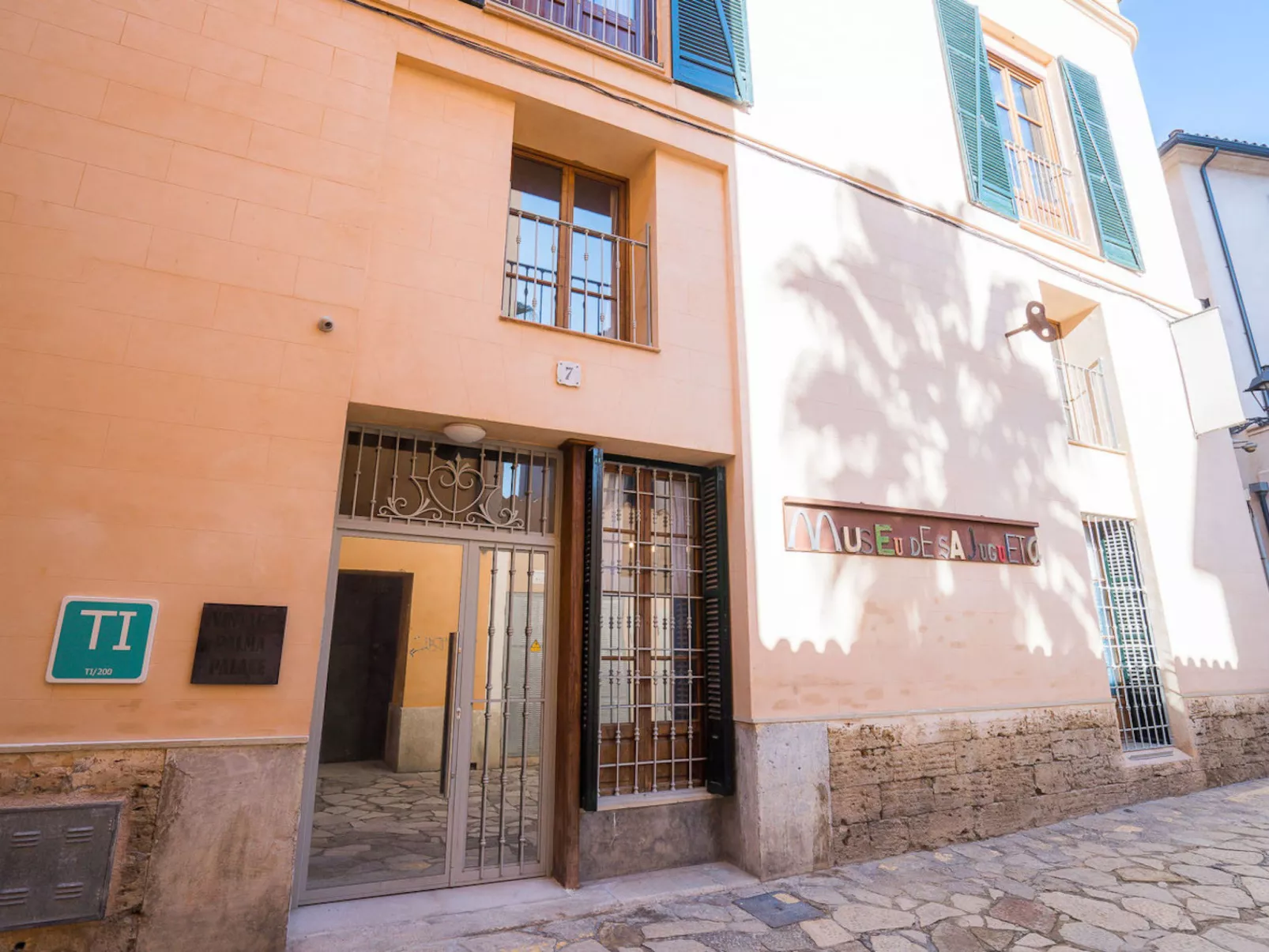 VINTAGE PALMA PALACE (SUPERIOR 3) TI/200 - Outside