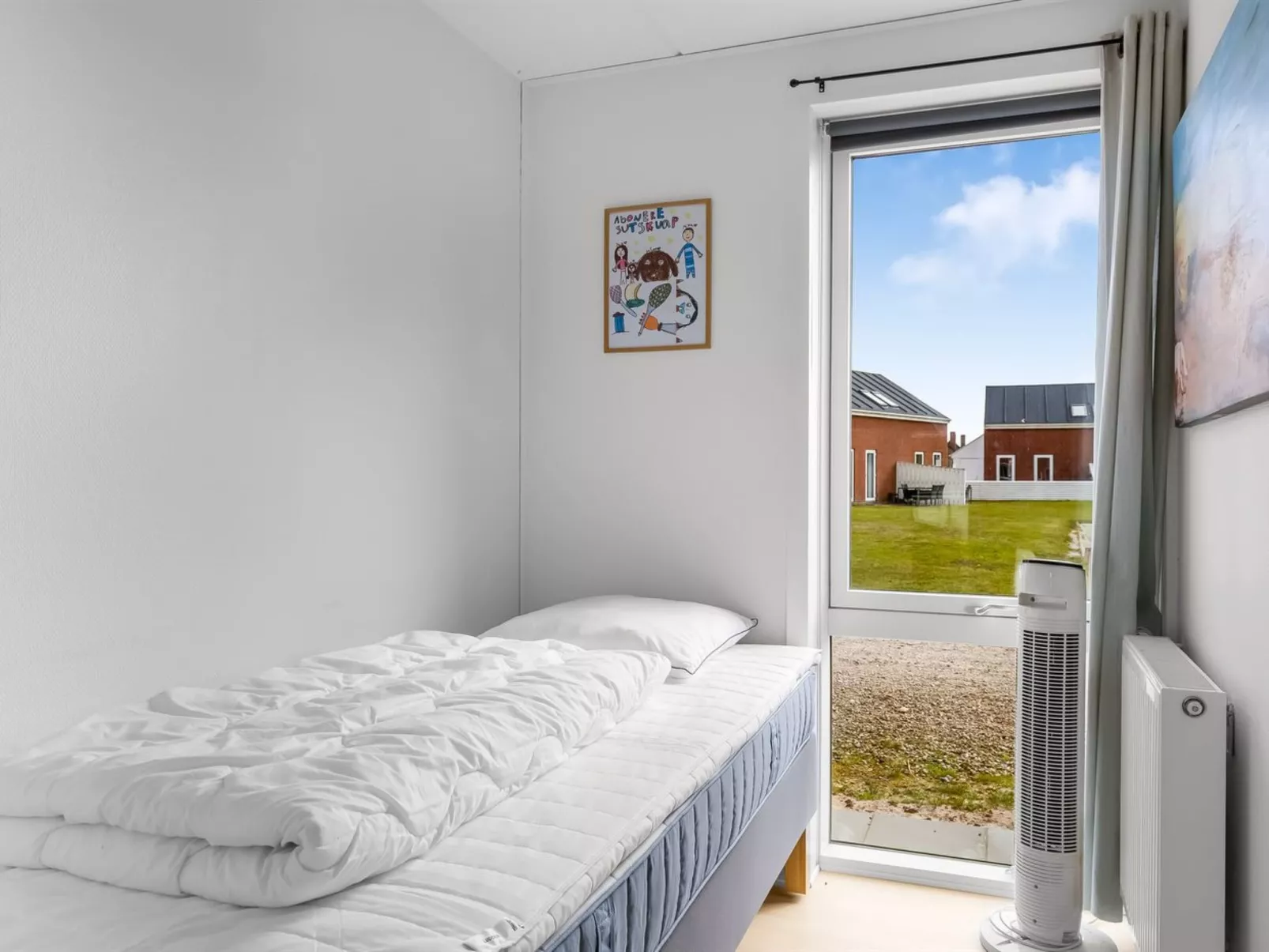 "Aswith" - 2.3km from the sea - Inside