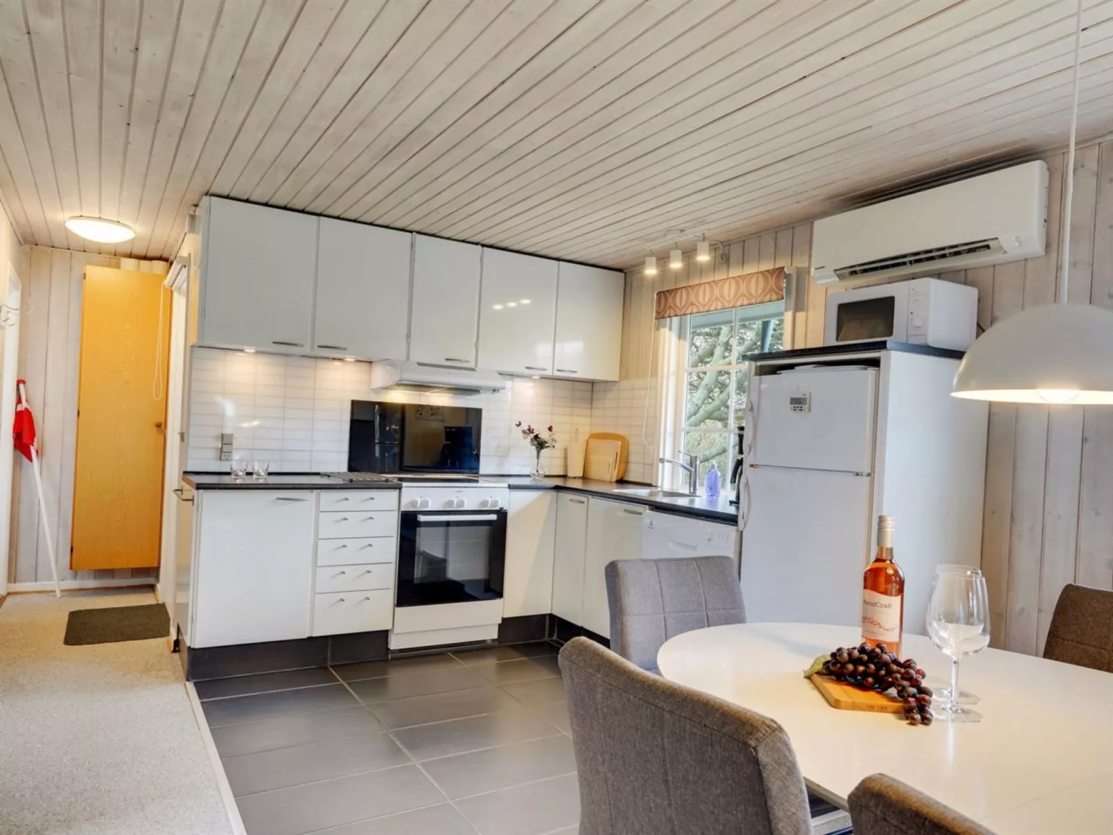 "Maikel" - 900m from the sea - Drinnen