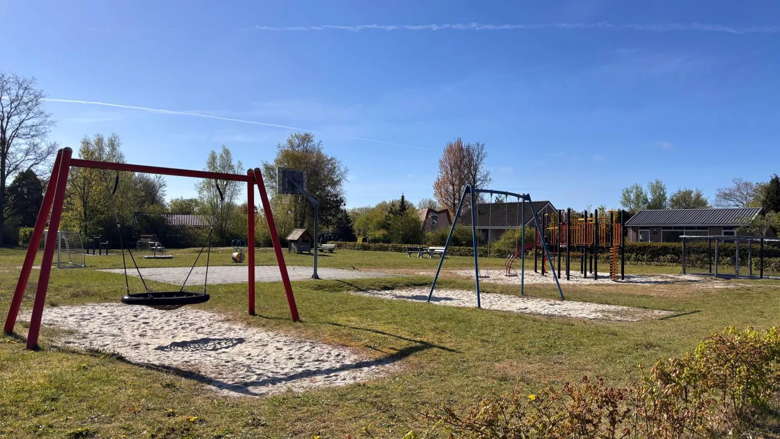 Ananda - Parkeinrichtungen