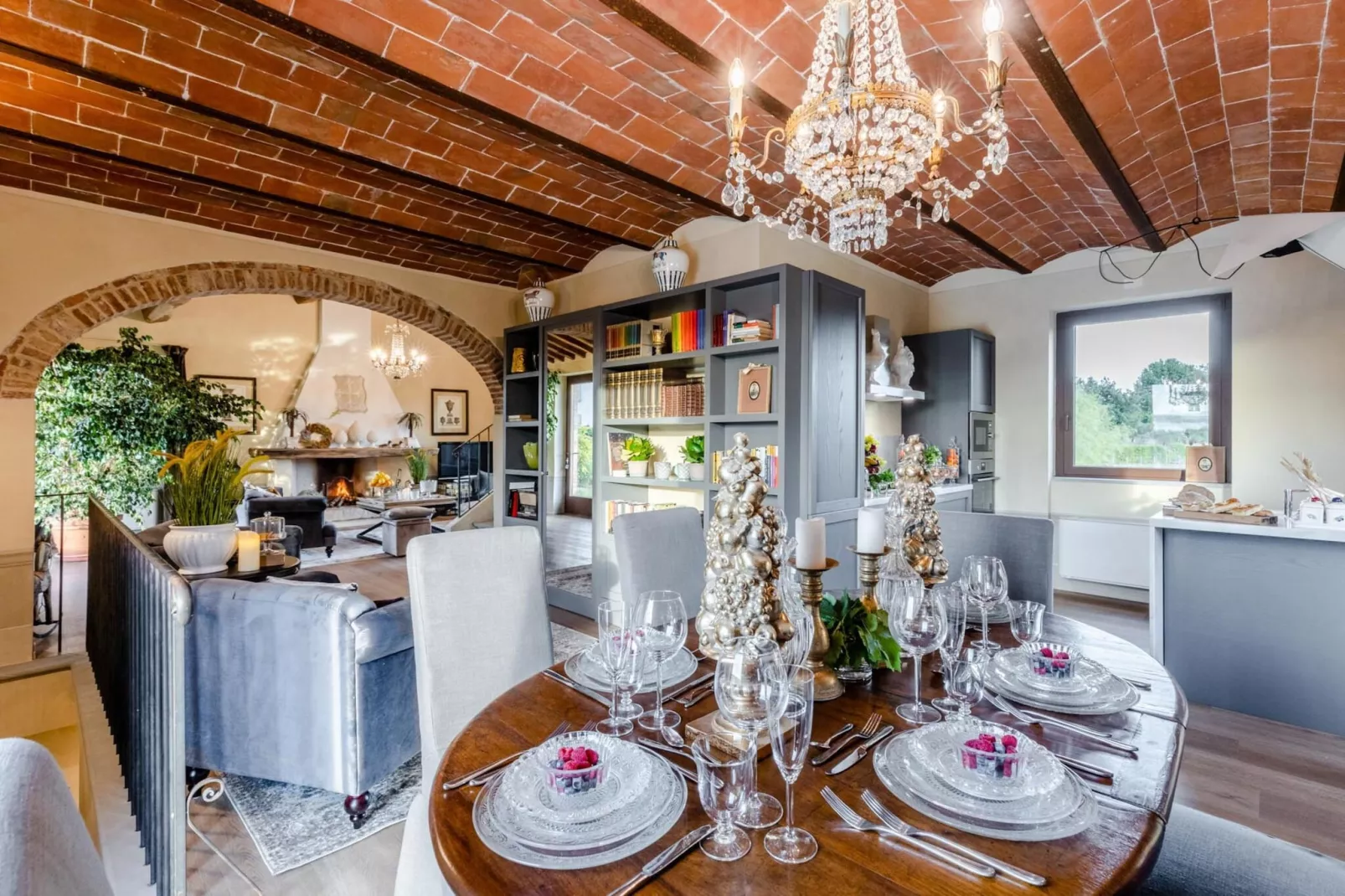 Il Conte Farmhouse Retreat - Dining room