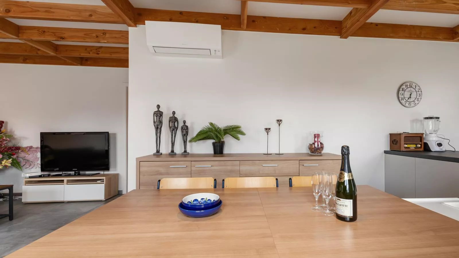 Westhinder I H91 - Dining room