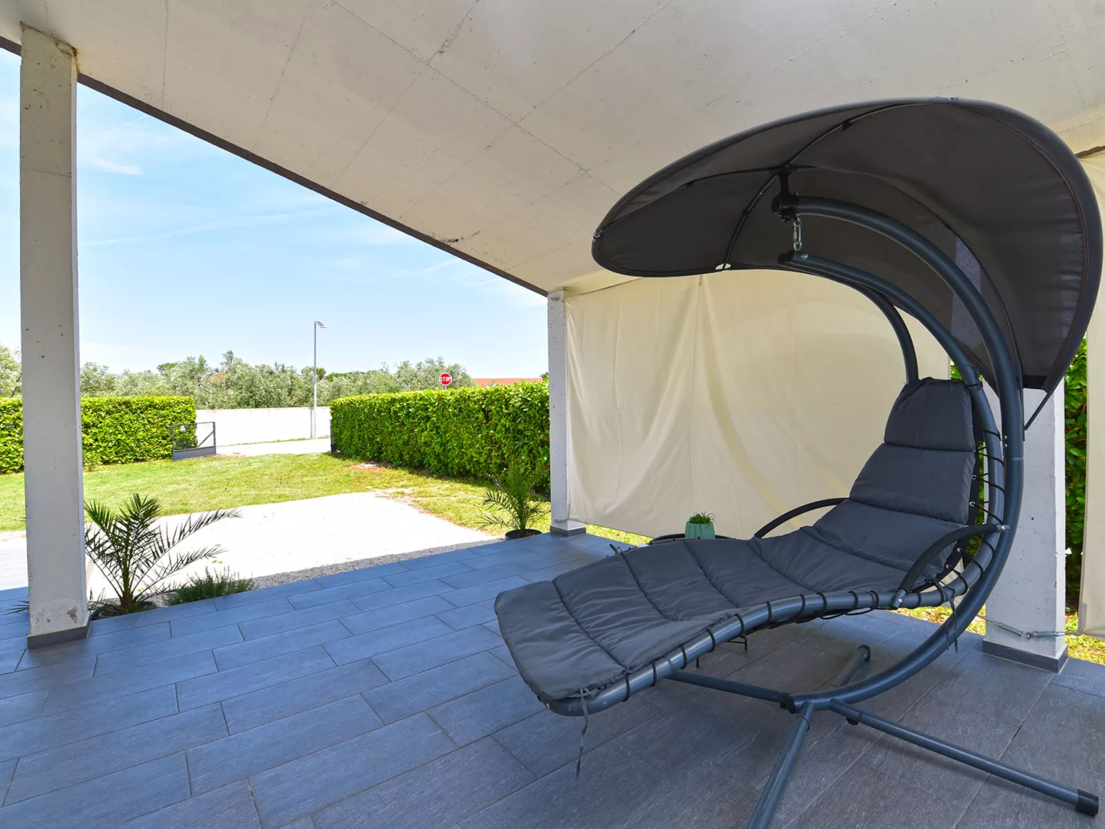 House 2154 - Outside