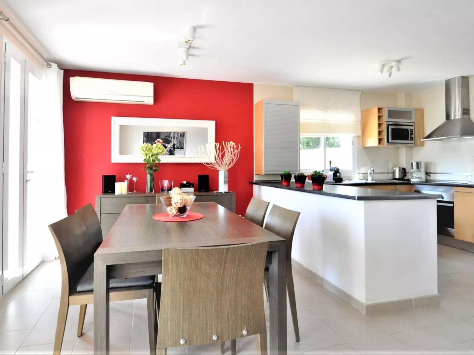 Preciosa villa con vistas al mar, piscina privada, aire acondicionado y wifi id - Drinnen