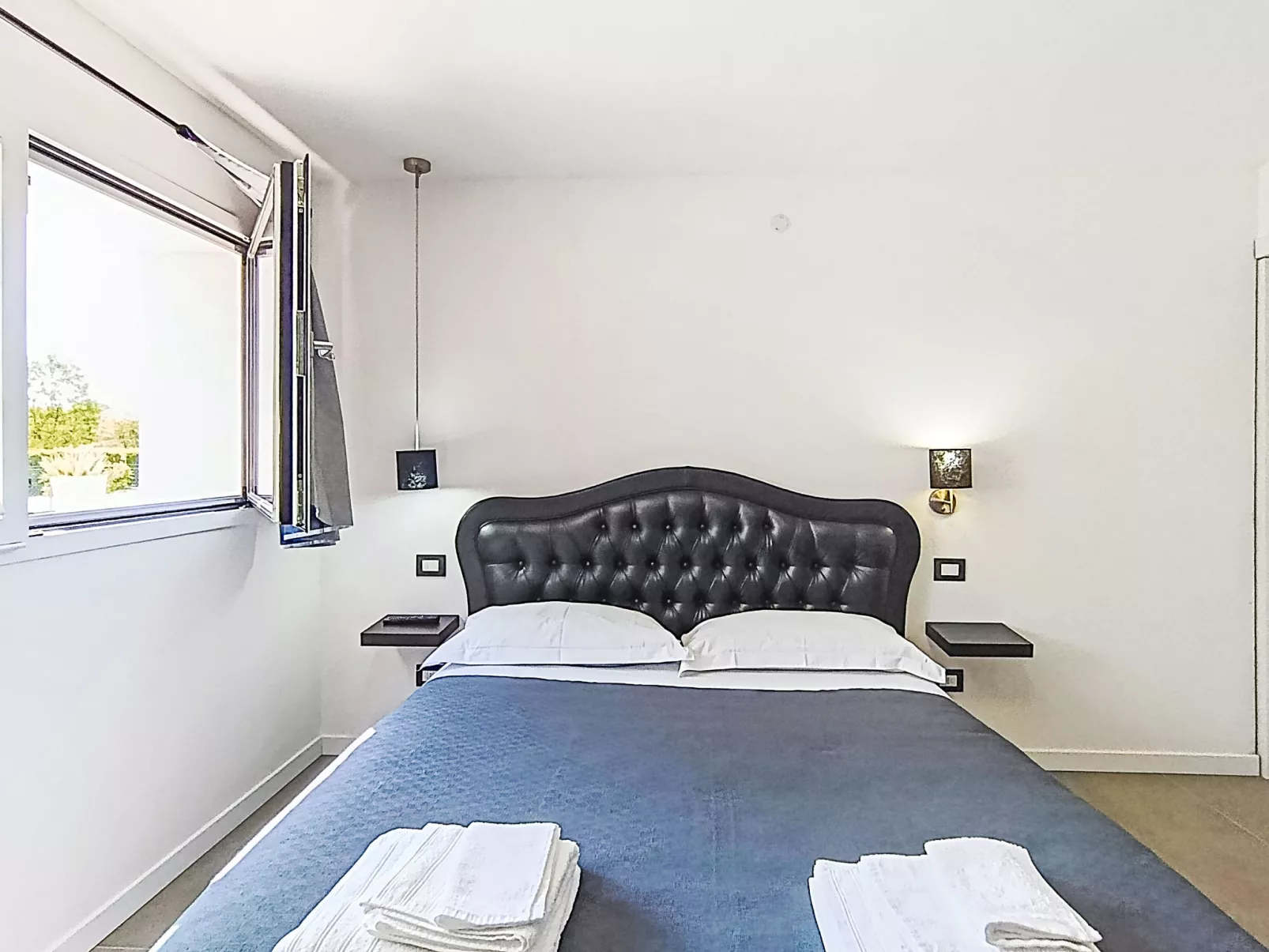 MB Guest House - Inside
