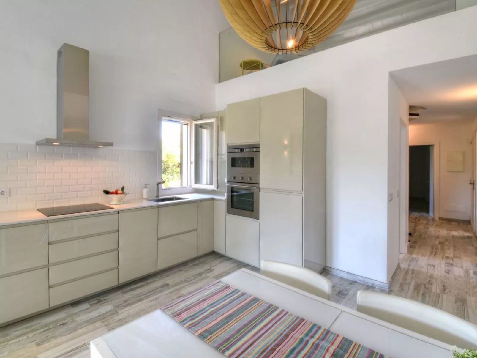Modernes helles 3-Schlafzimmer Apartment mit Klimaanlage, 2017 komplett neu ren - Drinnen
