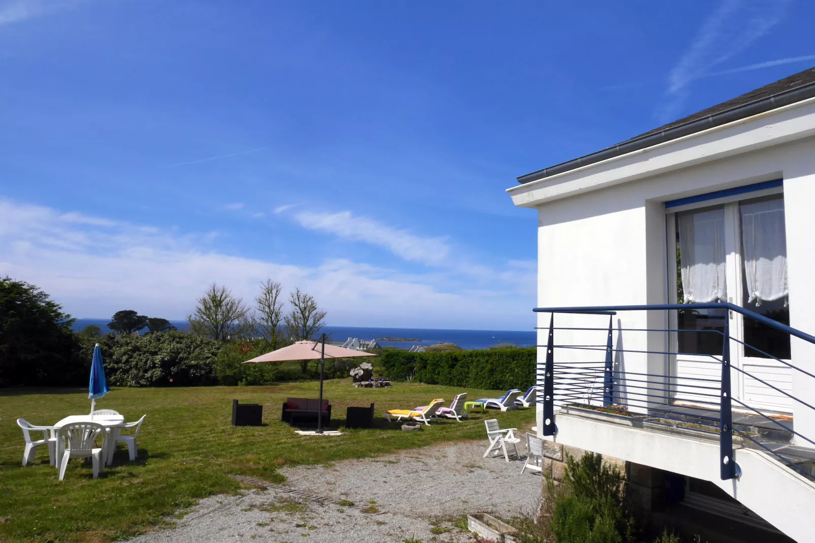 	Ferienhaus mit 180° Panorama Meerblick Lampaul-Plouarzel - Exterior in summer