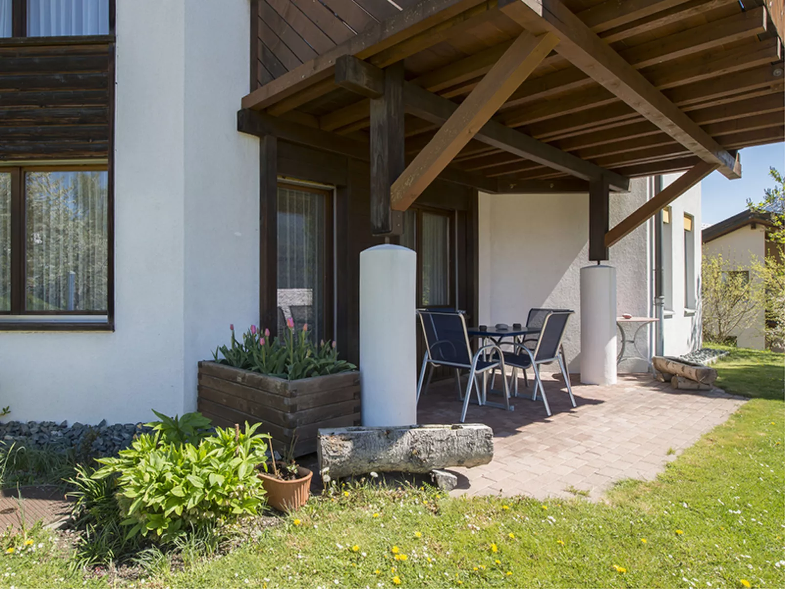 Chasa Bainvgnü, (Scuol). - Dehors