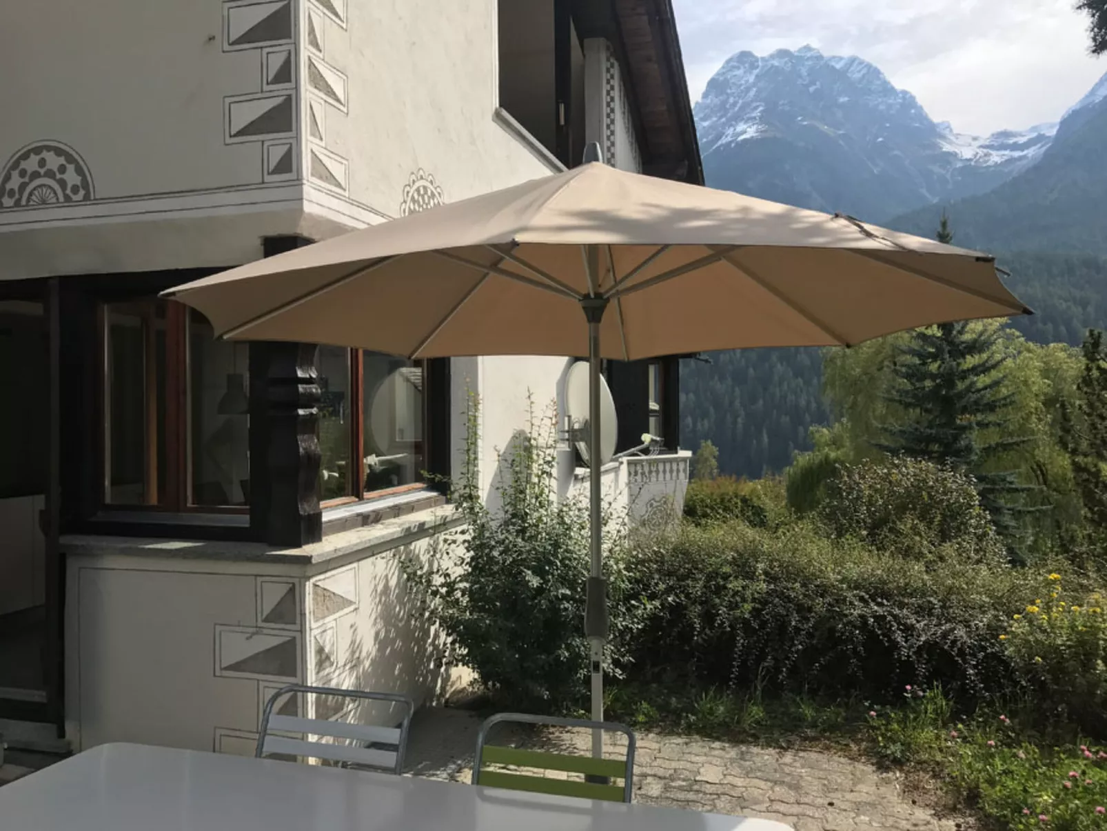 Chasa Tusa, (Scuol). - Draußen