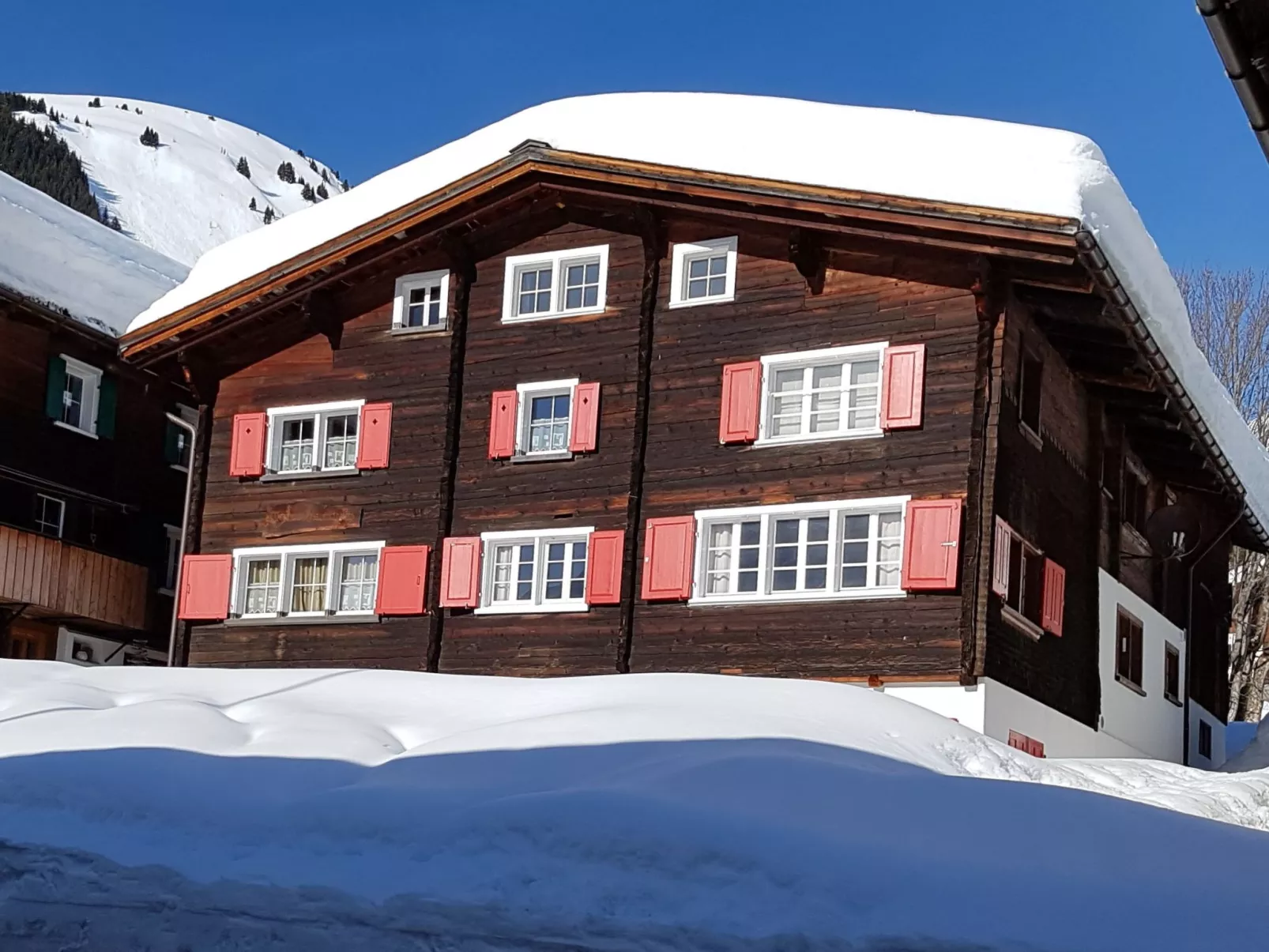 Tgèsa Turmalin Utzinger, (Camischolas/Sedrun). - Dehors