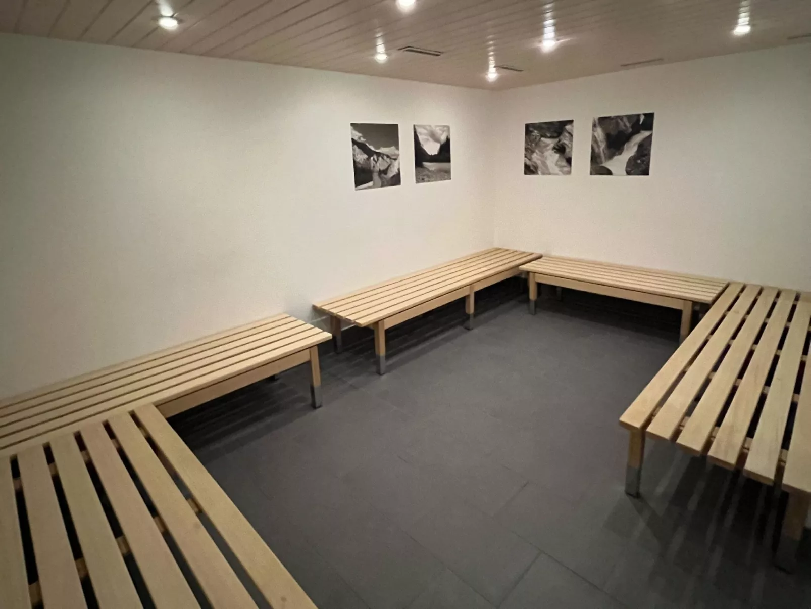 Rancho 121, (Laax Uletsch). 2.5 Zimmerwohnung, 70m², Dusche, sep. WC, für 3 Per - Dehors