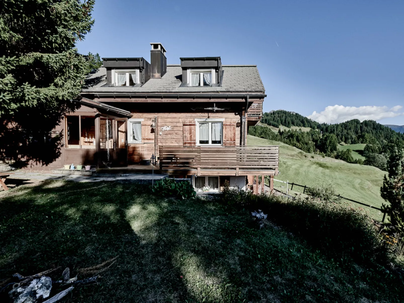 Chalet Lieuretta da Tscharfs, (Feldis). - Outside