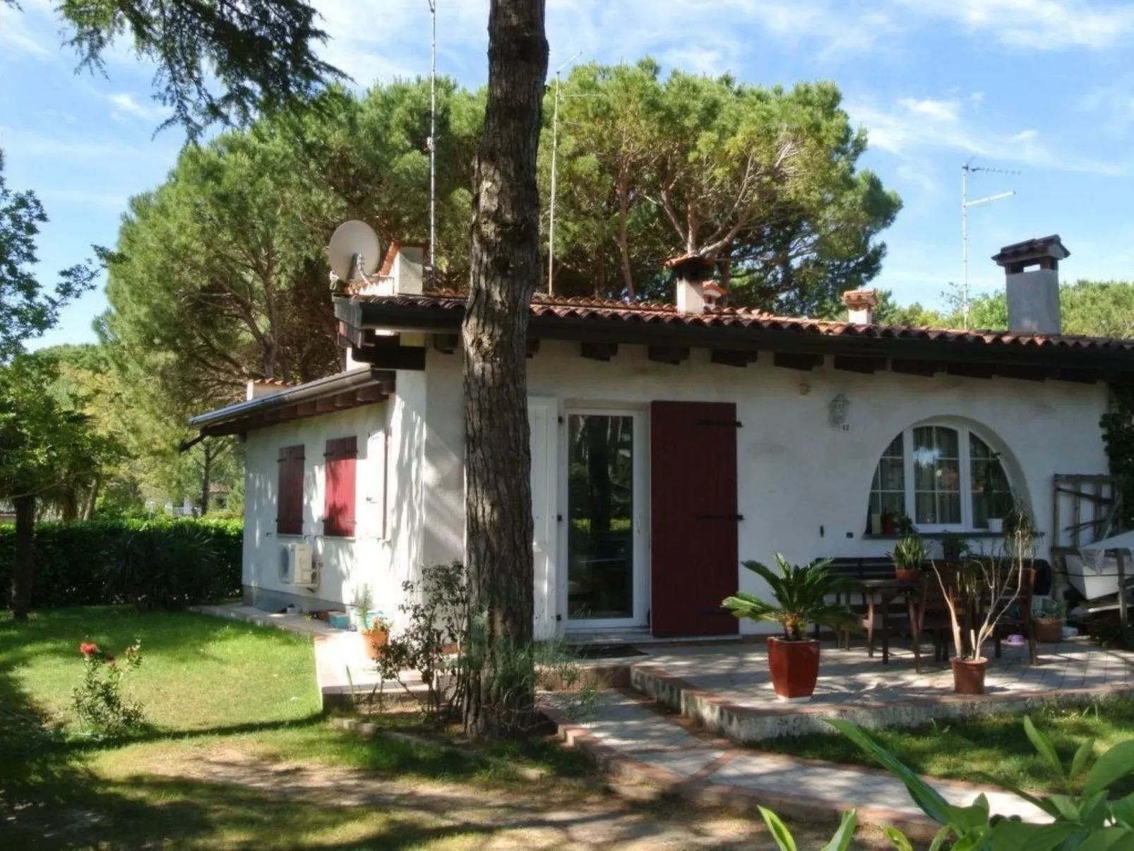 'Villa Edera' mit privatem Garten - Draußen