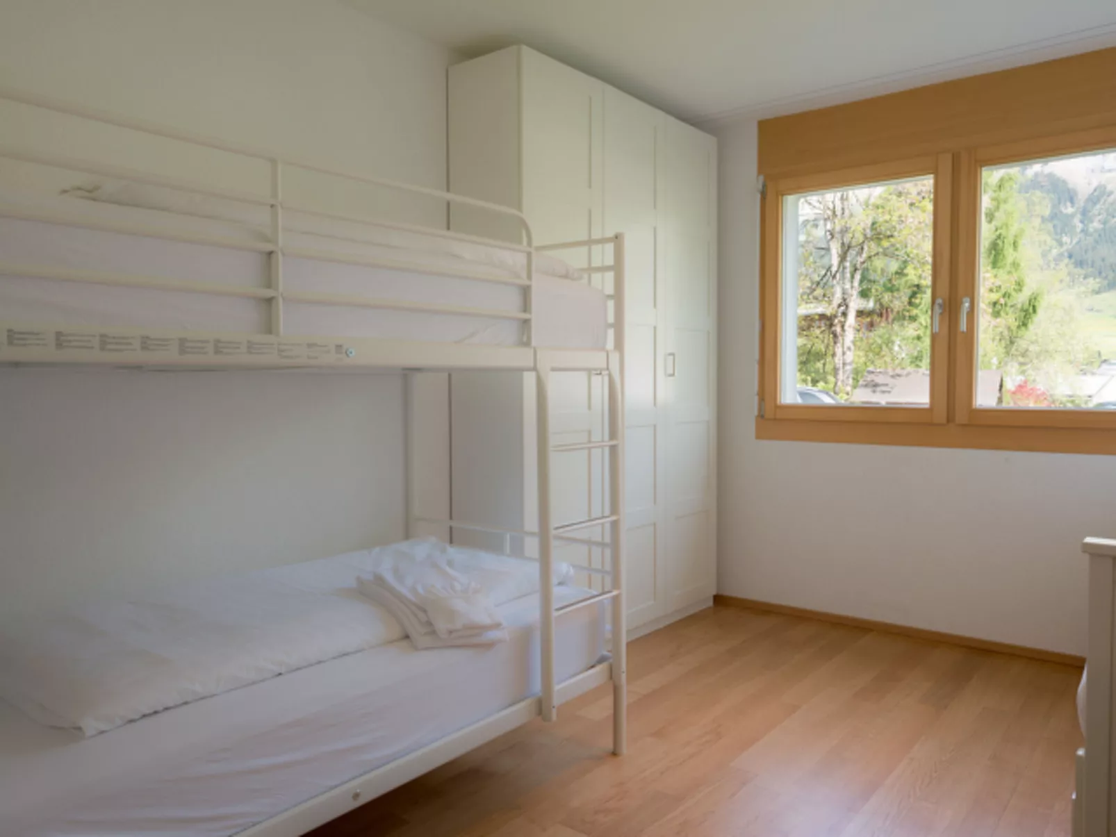 Mirasol, (Flims Waldhaus). 4.5 Zimmerwohnung - Drinnen