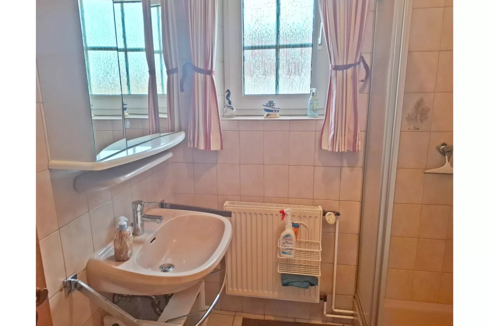 Ferienwohnung im Obergeschoss 18 - Salle de bain