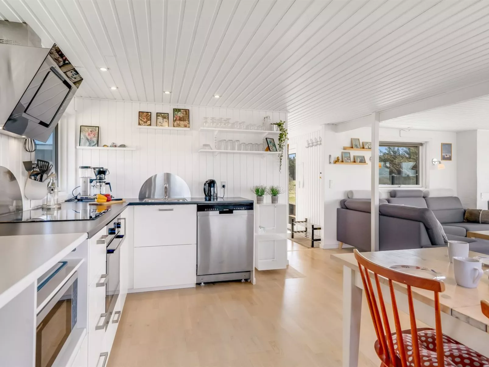 "Carelle" - 300m from the sea - Inside