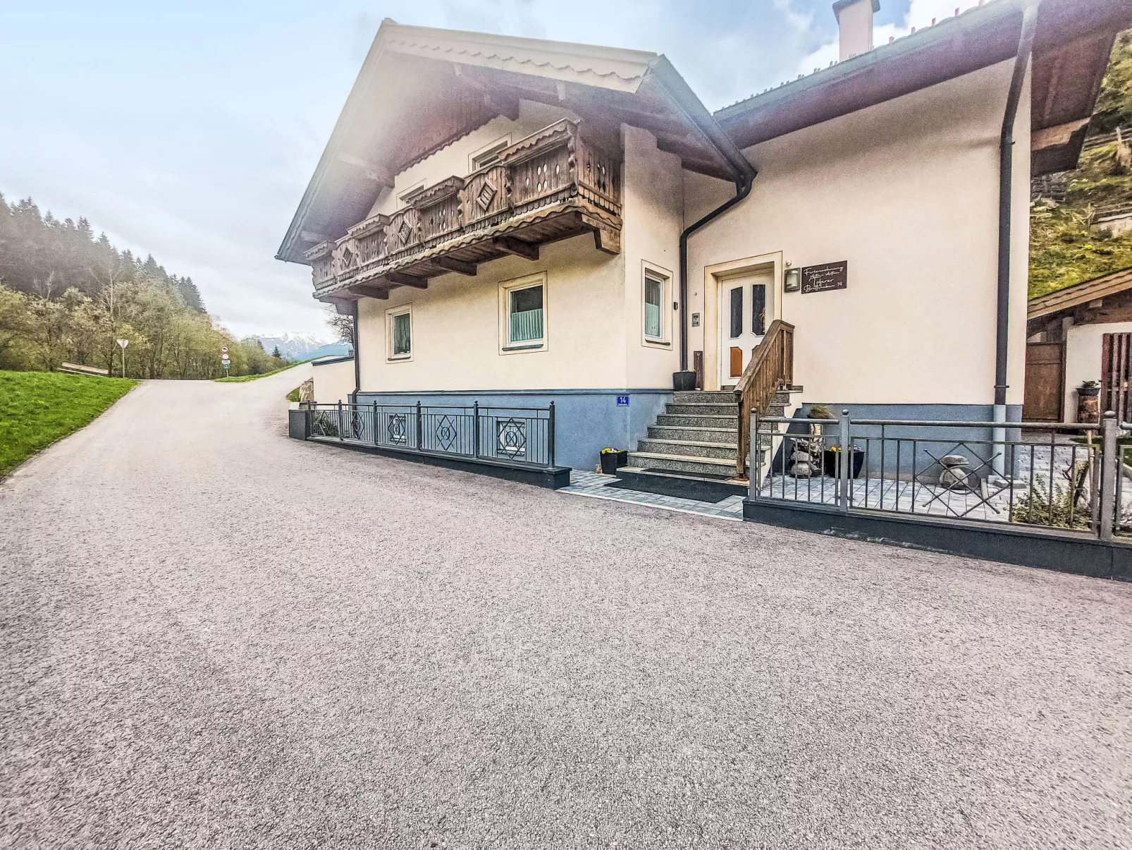 Haus Toferer - Outside