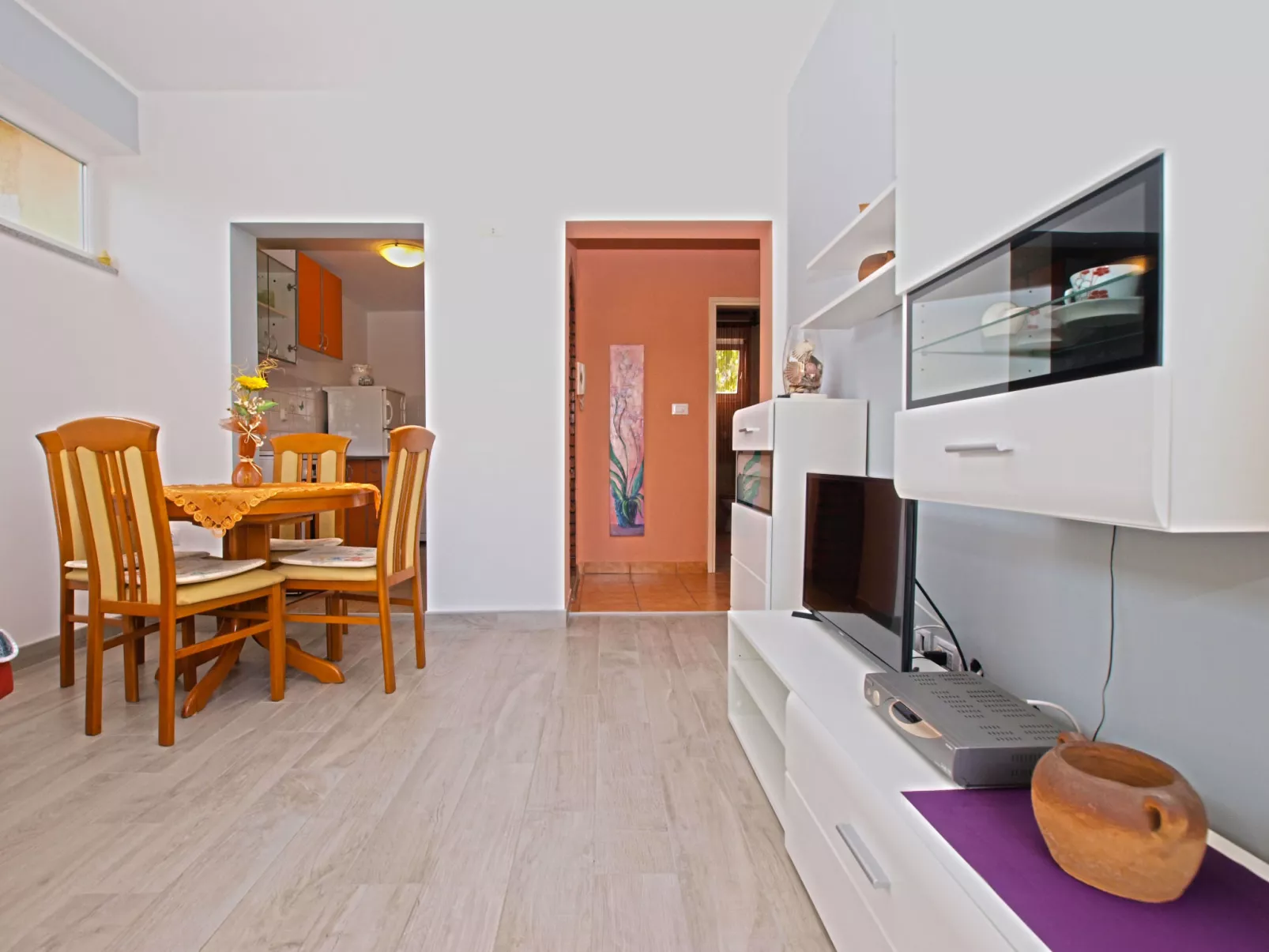 Apartment 1200 - Inside