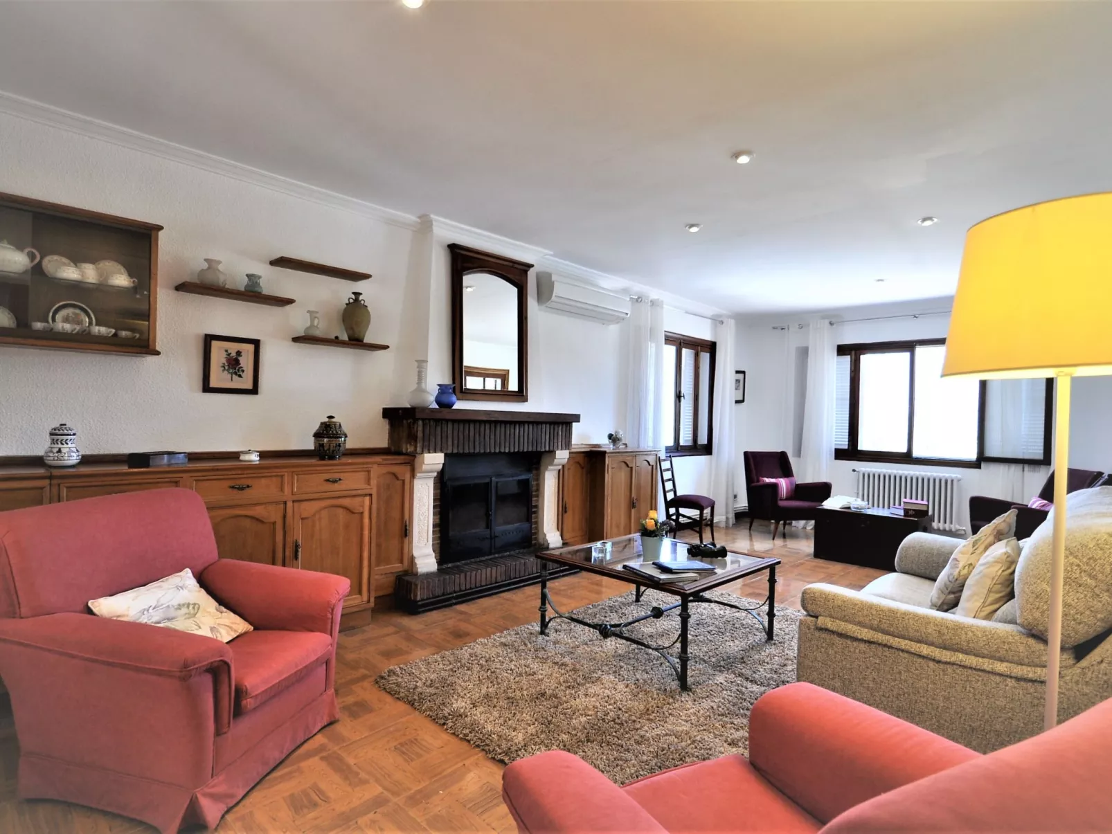Villa con piscina privada, wifi, aire acondicionado y vistas a montaña ideal pa - Drinnen