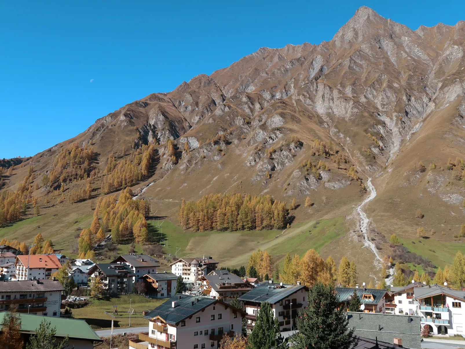 Chasa Madlaina, (Samnaun-Dorf). - Umgebung