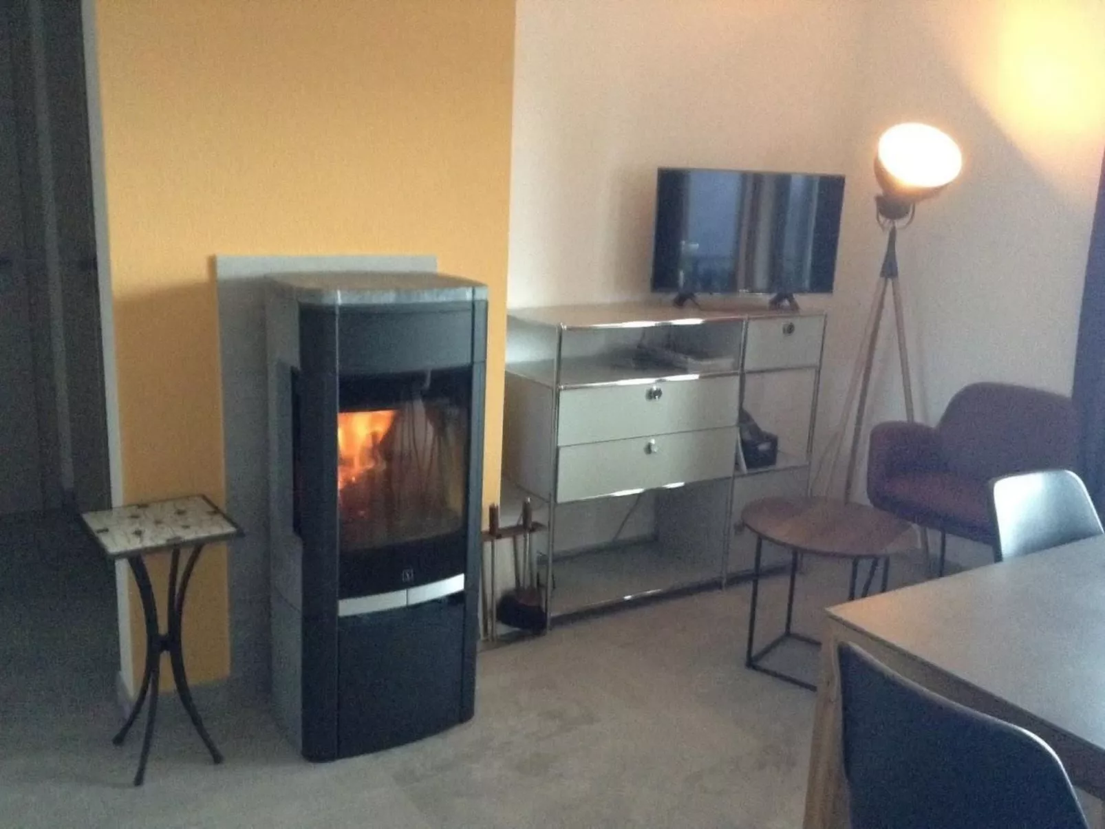Neue 2 1/2-Zimmer-Ferienwohnung Crans-Montana - Randogne - Drinnen