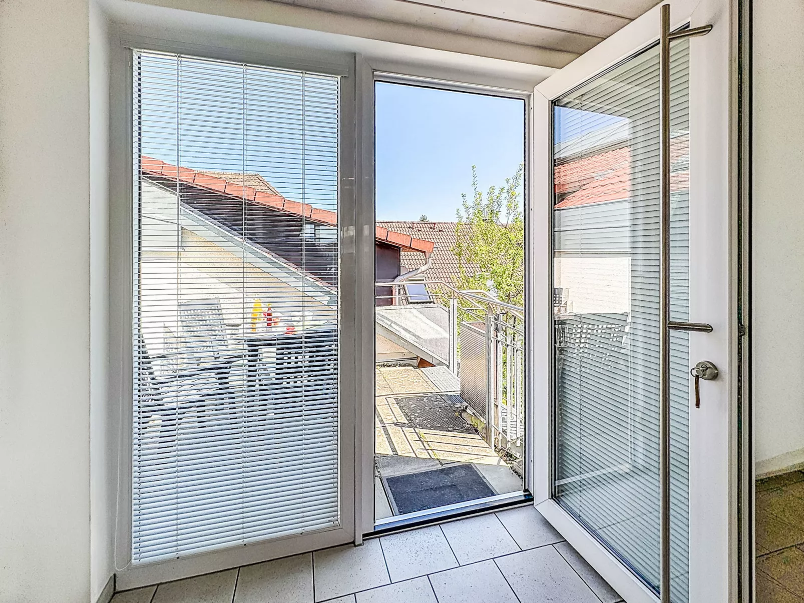 Sonnige Aussichten - Obstbau Koch - Dedans